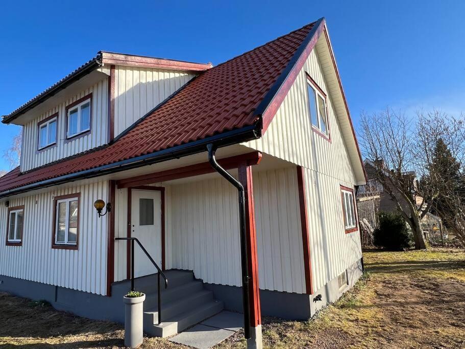 Lantlig Villa I Ljungbyhed Buitenkant foto
